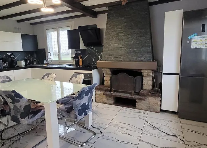 Belle Maison De Vacances Entre Saint-Malo Et Mont-Saint-Michel. Le Clos Fleuri